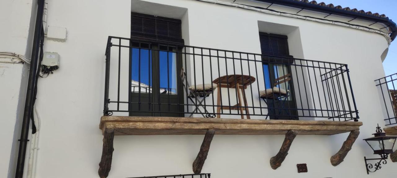Apartment with Balcony,1291405633:JPEG